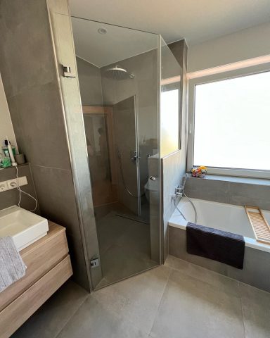 Eckduschlösung nach Maß